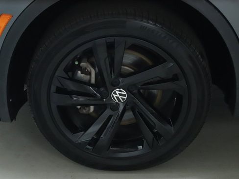 Used 2023 Volkswagen Tiguan SE R-Line FWD image 44