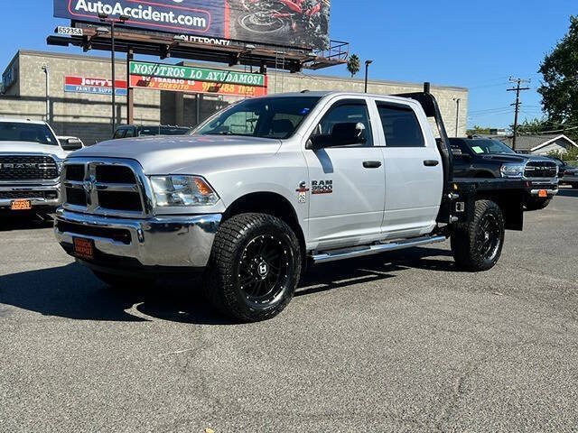 Used 2016 RAM 3500 Tradesman w/ Chrome Appearance Group AWD/4WD image 4