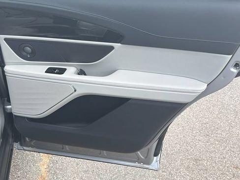 New 2026 Lincoln Nautilus Reserve w/ Jet Appearance Package AWD/4WD image 17