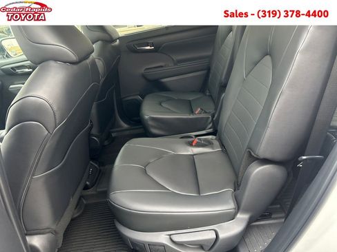 New 2026 Toyota Highlander XLE image 21
