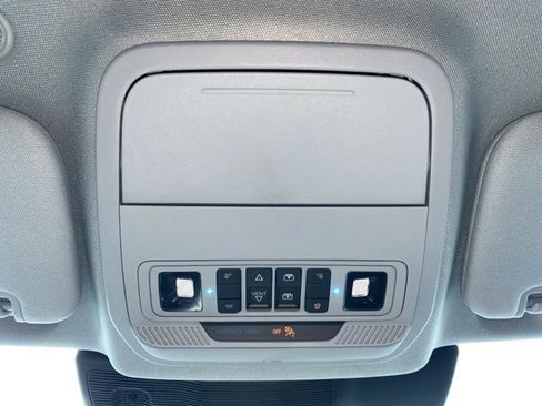 Used 2023 Ford Explorer XLT w/ Equipment Group 202A image 14