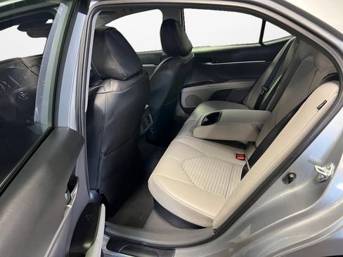 Used 2023 Toyota Camry SE w/ Cold Weather Package image 16