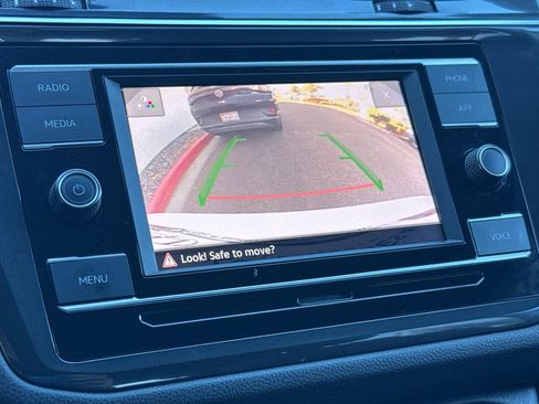 Used 2022 Volkswagen Tiguan S image 20