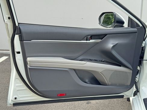 Used 2022 Toyota Camry LE FWD image 35