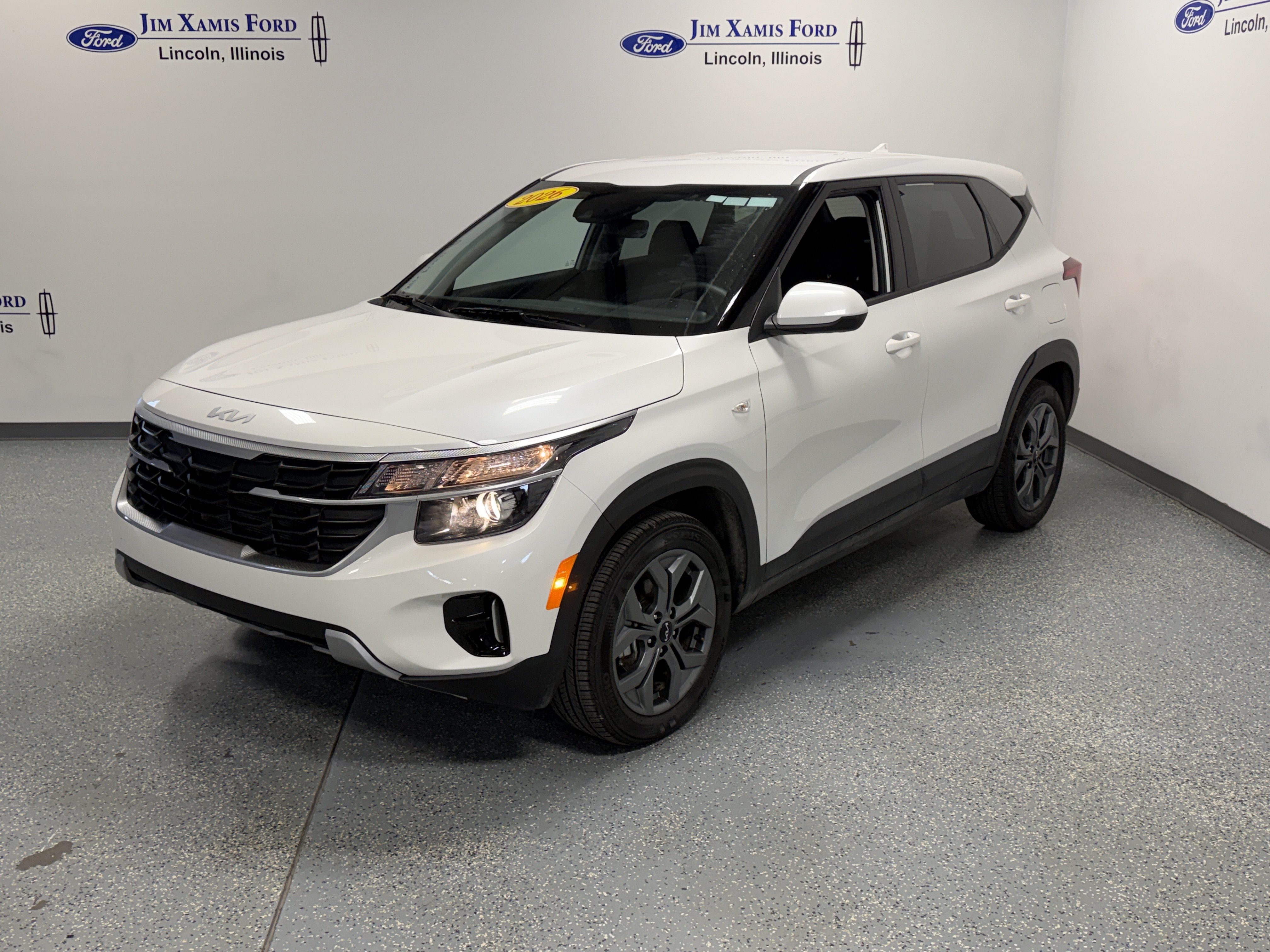 Used 2026 Kia Seltos LX FWD image 3