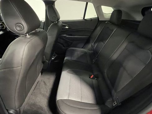 Used 2024 Chevrolet Trax LT FWD image 18