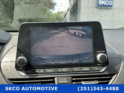 Used 2022 Nissan Altima 2.5 SV FWD image 17