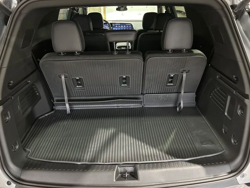 New 2026 Chevrolet Traverse LT w/ Midnight/Sport Edition AWD/4WD image 13