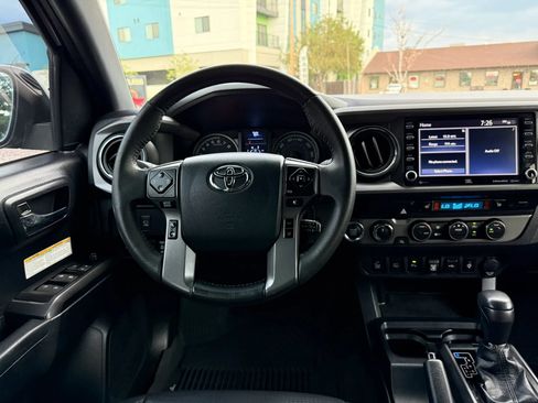 Used 2020 Toyota Tacoma TRD Off-Road w/ TRD Premium Off Road Package AWD/4WD image 21