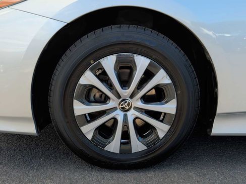 Used 2020 Toyota Prius Prime LE image 17