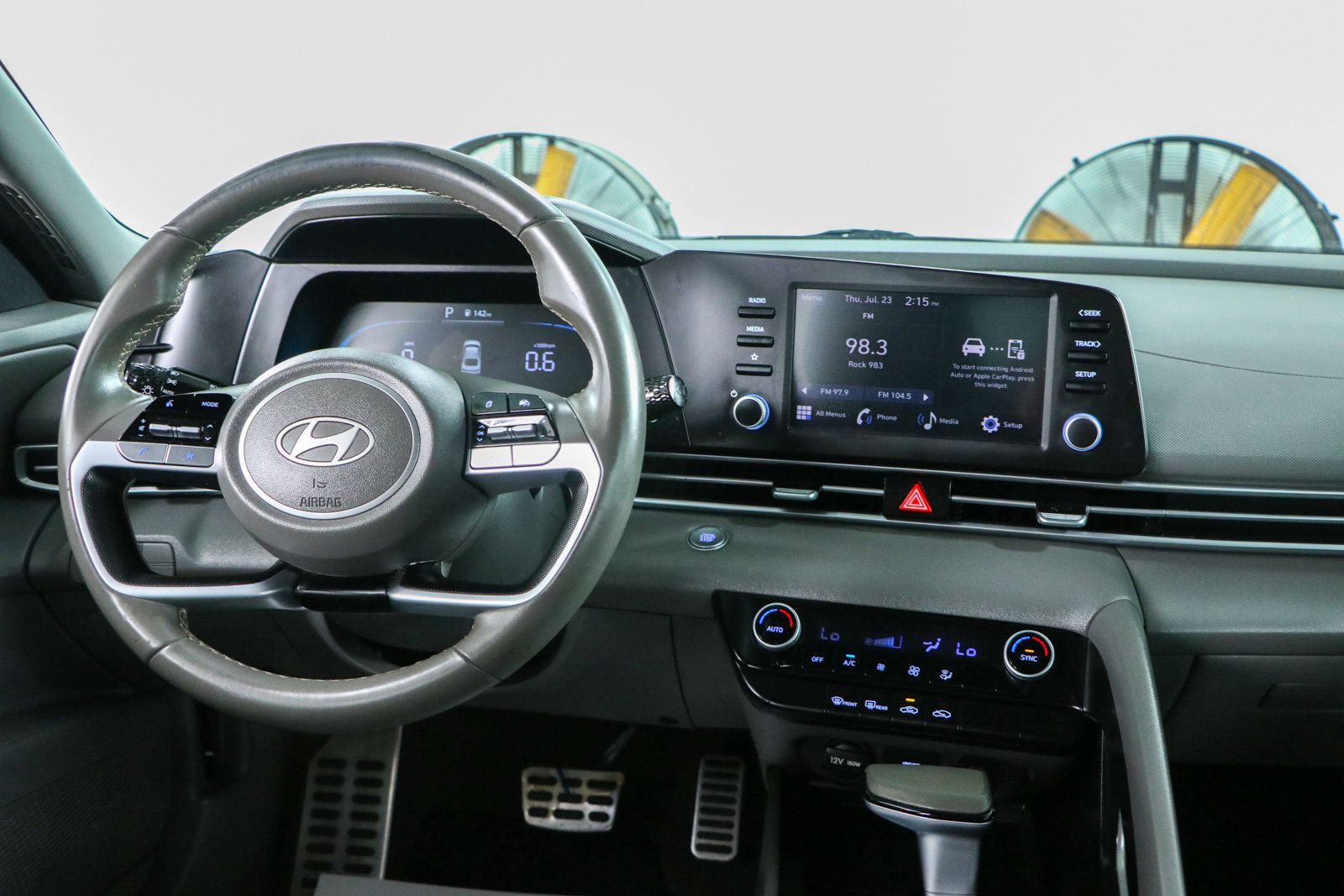 Used 2025 Hyundai Elantra Sport FWD image 17