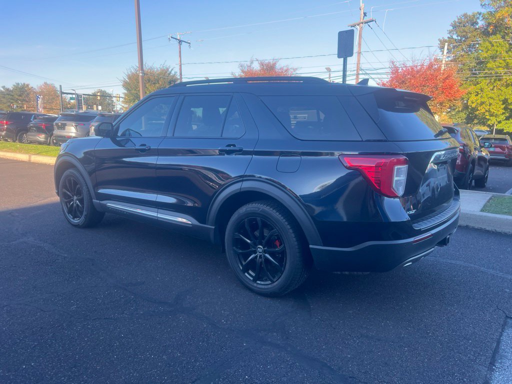 Used 2020 Ford Explorer XLT w/ Equipment Group 202A AWD/4WD image 5