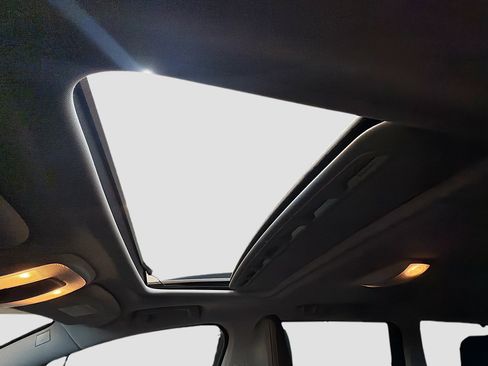 Used 2016 Volvo XC70 T5 Premier w/ Convenience Package image 24