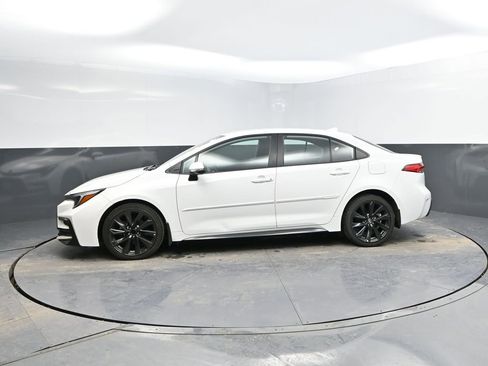 Used 2023 Toyota Corolla SE image 5