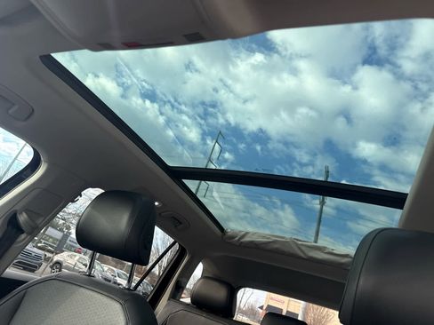 Used 2019 Volkswagen Tiguan SEL image 21