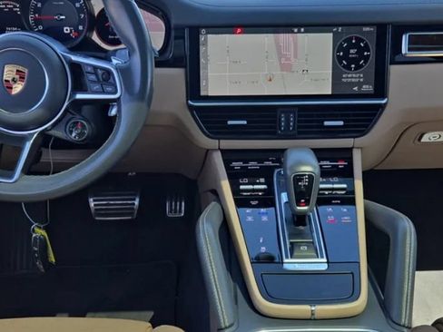 Used 2019 Porsche Cayenne S AWD/4WD image 3