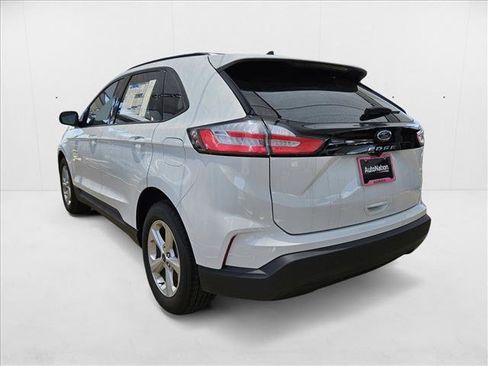 New 2024 Ford Edge SE image 9