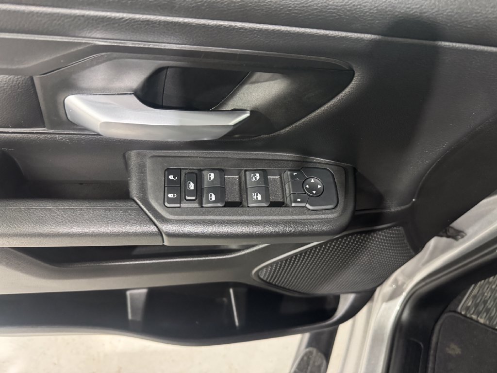 Used 2025 RAM 1500 Tradesman w/ Night Edition AWD/4WD image 17