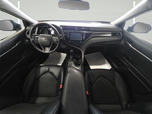 Used 2020 Toyota Camry SE FWD image 27