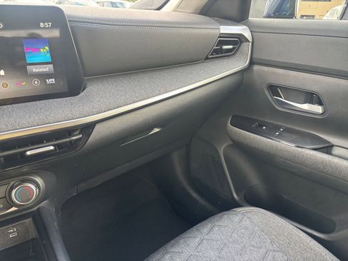 Used 2025 Nissan Kicks SV image 33