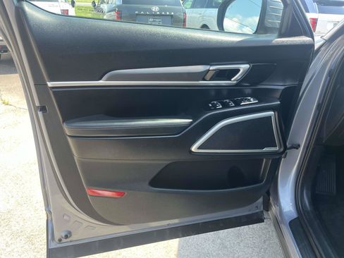 Used 2020 Kia Telluride LX AWD/4WD image 14