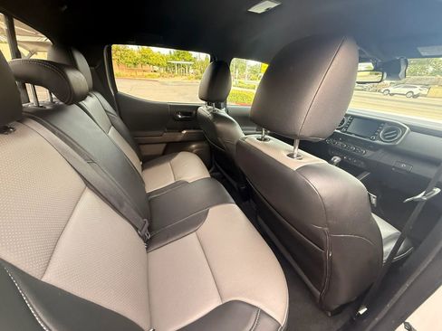 Used 2023 Toyota Tacoma TRD Off-Road w/ Technology Package image 10