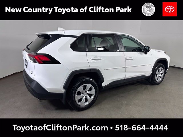 Used 2023 Toyota RAV4 LE AWD/4WD image 7