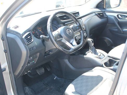 Used 2020 Nissan Rogue Sport SV w/ Technology Package AWD/4WD image 12