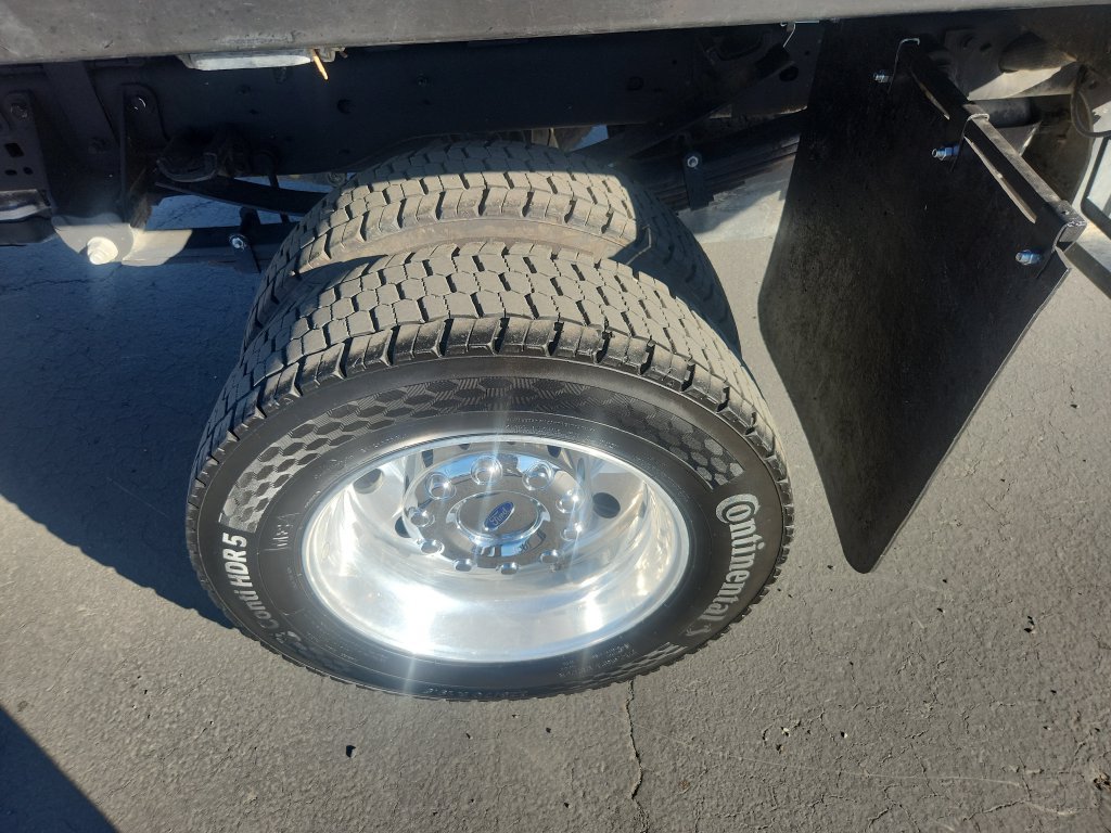 Used 2024 Ford F550 4x4 Regular Cab Super Duty image 25