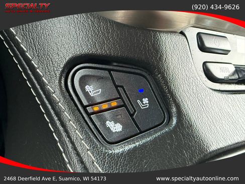 Used 2018 GMC Yukon Denali image 38