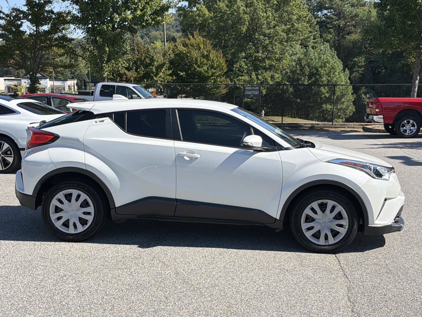 Used 2019 Toyota C-HR LE FWD image 10