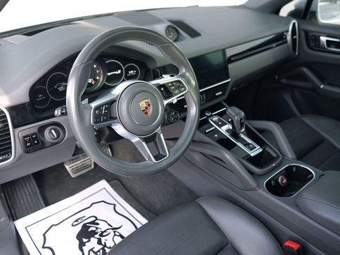 Used 2020 Porsche Cayenne S image 15