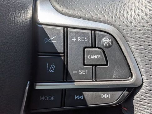 Used 2025 Toyota Sienna XSE FWD image 26