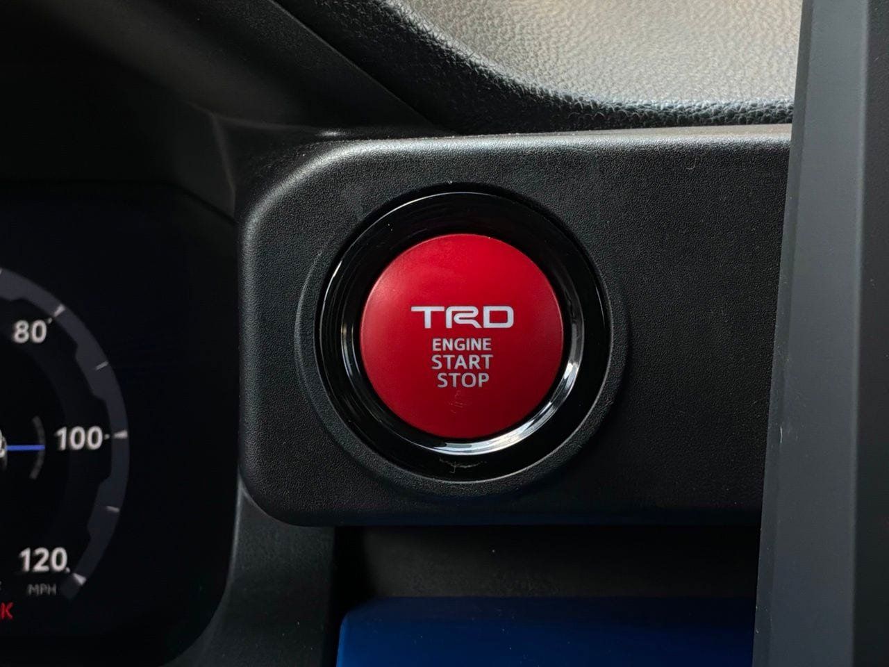 Used 2025 Toyota Tacoma TRD Off-Road AWD/4WD image 32
