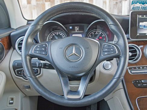 Used 2019 Mercedes-Benz GLC 300 4MATIC image 14
