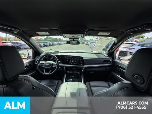 Used 2025 Chevrolet Tahoe LT AWD/4WD image 17