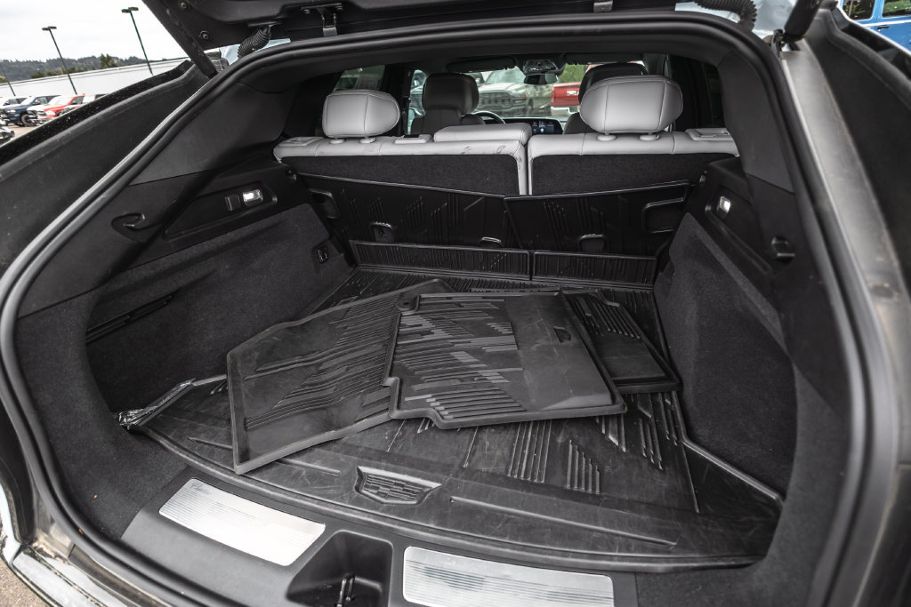 Used 2024 Cadillac Lyriq Sport RWD image 31
