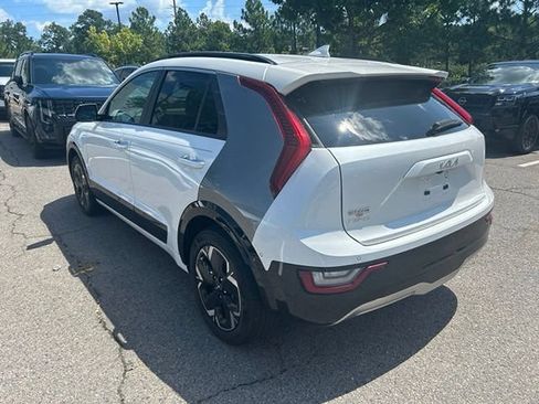 Used 2023 Kia Niro Wave FWD image 5