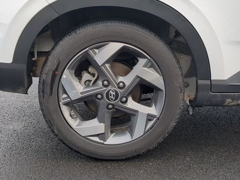 Used 2025 Hyundai Venue SEL image 14