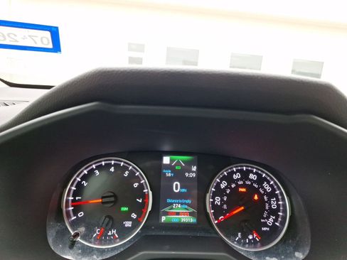 Used 2022 Toyota RAV4 XLE Premium image 20