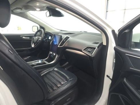 Used 2024 Ford Edge SEL w/ Convenience Package AWD/4WD image 4
