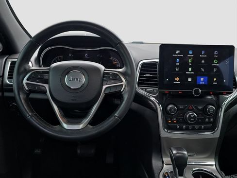 Used 2019 Jeep Grand Cherokee Altitude AWD/4WD image 13