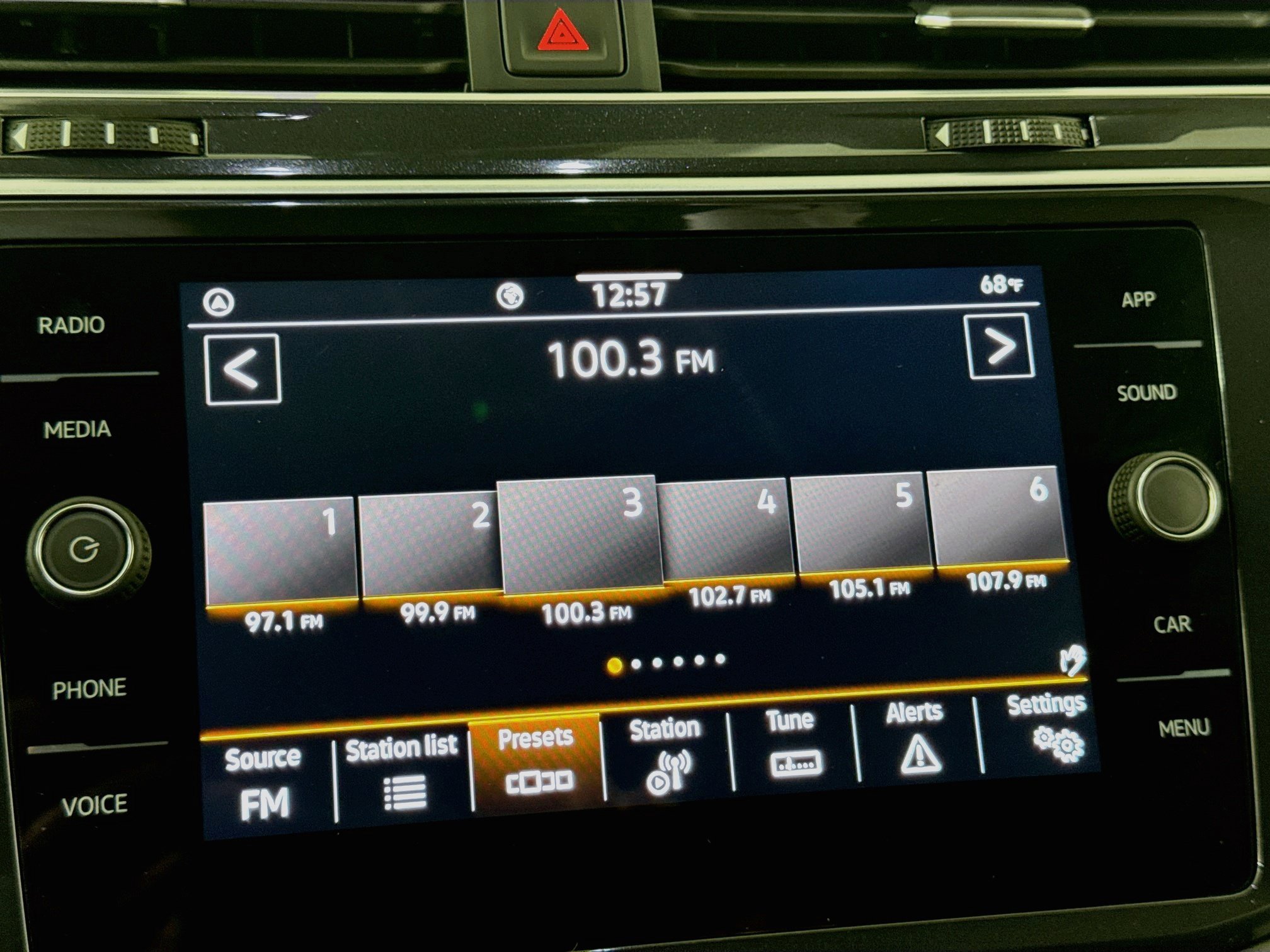 Used 2023 Volkswagen Tiguan SE R-Line FWD image 14