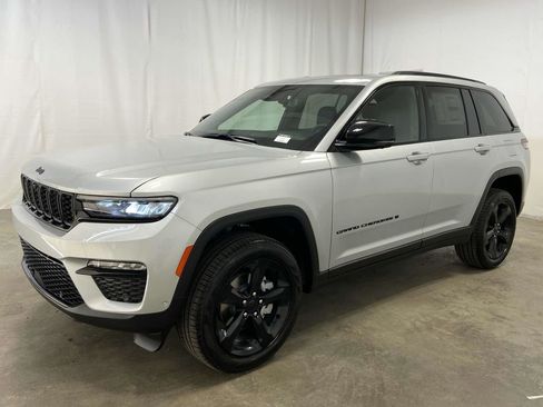 New 2025 Jeep Grand Cherokee Limited w/ Luxury Tech Group II image 5