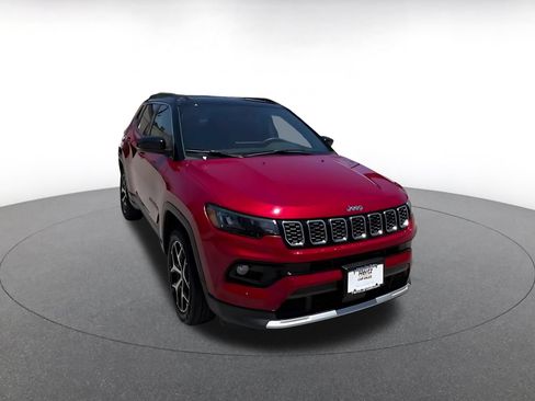 Used 2025 Jeep Compass Limited AWD/4WD image 3