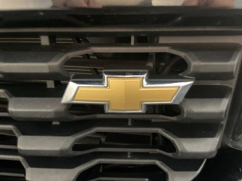 Used 2020 Chevrolet Silverado 1500 Custom w/ Custom Value Package AWD/4WD image 24