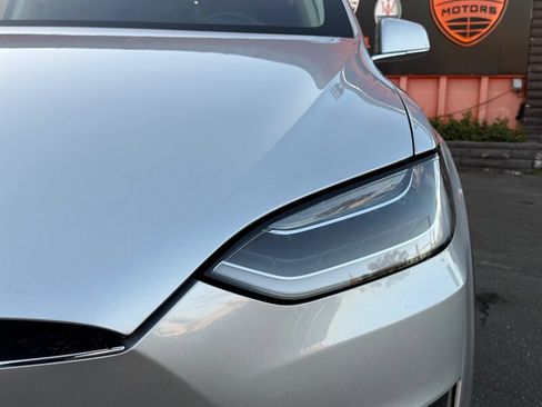 Used 2017 Tesla Model X 90D image 5