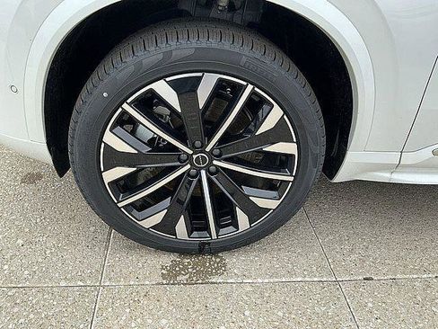 New 2026 Volvo XC90 T8 Ultra w/ Protection Package Premier AWD/4WD image 12