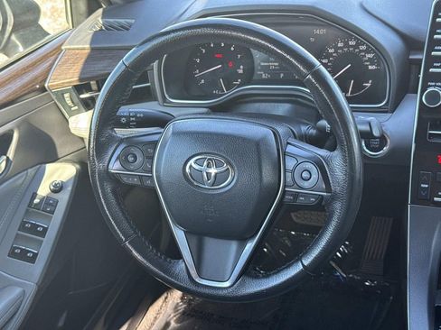 Used 2020 Toyota Avalon XLE image 9