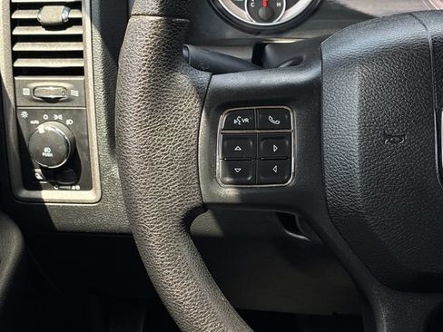 Used 2017 RAM 1500 Express RWD image 21